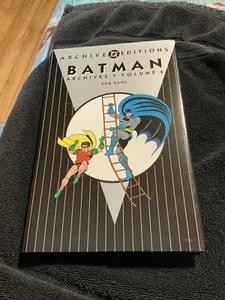 Batman Archives Volume #4 (DC Comics August 1998) - Picture 1 of 2