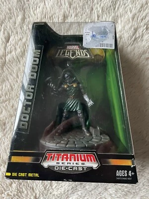 Micro máquinas DOCTOR DOOM de metal fundido a presión serie Titanium Marvel Legends nuevas Foto 1 de 4