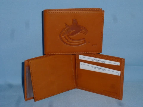 VANCOUVER CANUCKS   Leather BiFold Wallet   NEW   tan Cover