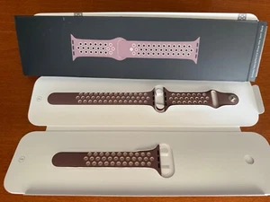 Apple Watch Nike bracelet sport mauve fumé/beige particules 44/45/46/49 mm MTP22ZM/A - Photo 1/2