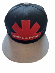 Sombrero SnapBack Red Hot Chili Peppers negro y rojo con billete gris nuevo sin etiquetas - Imagen 1 de 4