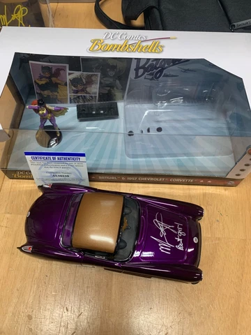 Melissa Gilbert Signed Batgirl Diecast JADA Car Batman the Animated Series PSA Cover