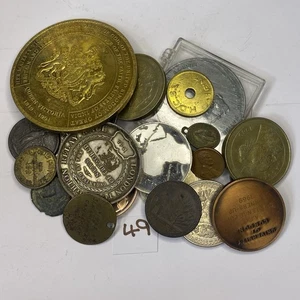 478g-MIXED TOKENS, MEDALS & COINS-UNSORTED & UNRESEARCHED COMBINE POST ONLY UK - Picture 1 of 3