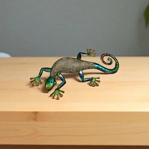 Wall Mounted Lizard – Colourful Metal Garden Décor - Picture 1 of 3