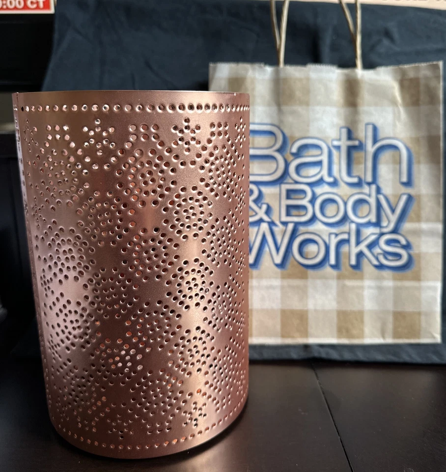 КОРПУС ВАННЫ РАБОТАЕТ МЕДНЫЙ УРАГАН МЕТАЛЛИЧЕСКИЙ МАЛЕНЬКИЙ ПОДСВЕЧНИК РУКАВ СВЕТИЛЬНИК НОВЫЙ - Изображение 1 из 4