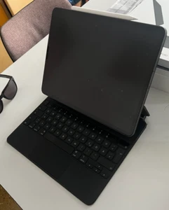 Apple iPad Pro 12.9 Zoll 256GB WiFi Cellular Magic Keyboard Apple Pencil - Bild 1 von 11