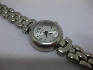 Ladies Fossil F2 ES-8904 Silver Tone Watch - Stainless Steel - Fresh Battery - Picture 1 of 6