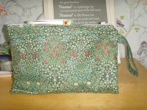 MADE IN WILLIAM MORRIS BLACKTHORN GRÜN BAUMWOLLE HANDTASCHE 24m x 16cm HANDSCHLAUFE - Bild 1 von 2