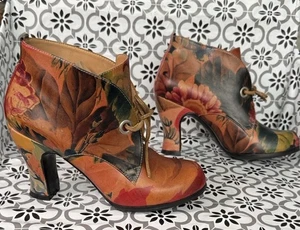 John Fluevog Daily Miracles Stunner Womens Leather Floral Print Tan Booties Sz 7 - Picture 1 of 11