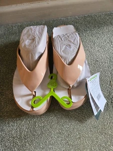 Ladies Crocs Platform Flip - Picture 1 of 4