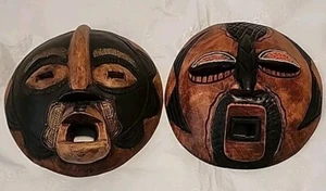 2er Set Handgeschnitzt In Ghana Afrikanische Masken Deko Hängend Perlen Metall... - Bild 1 von 9