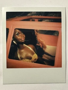 Shani Barbie Puppe Polaroid Original Foto - Bild 1 von 1