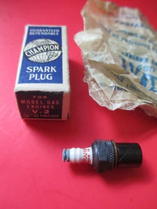 VINTAGE CHAMPION V-2 SPARK PLUG GAS/IGNITION MODEL ENGINE 1/4-32 Thread NEW - Picture 1 of 1