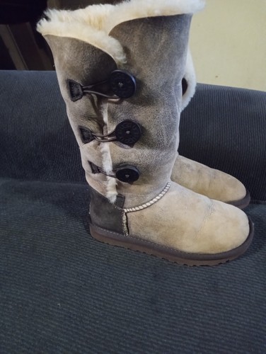 UGG Scarpe Donna 5 Bailey Bottoni Tripla Bottone Marrone Stivali Alti Classici