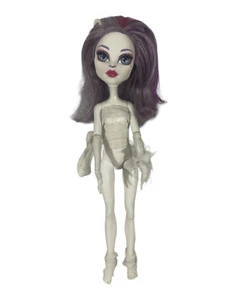 Monster High Doll Catrine Demew Doll Mattel 2011 - Picture 1 of 4