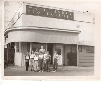 Tour de dos fotografías originales de Walt Disney Studios + impresión de Cenicienta MIRAR Foto 1 de 3