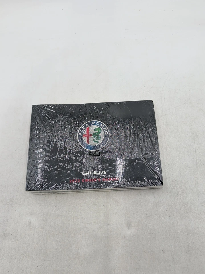 全新未拆封 2022 年 ALFA ROMEO GIULIA 完整所有者手册书盒 所有型号 — 第 1/2 张图片