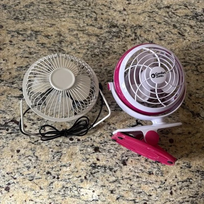 Two Table Fans 5.5 Inch Plug In, 5.5 Battery Operated Or Plugin Clip To Table - Image 1 of 3