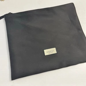 NEW Gucci Beauty VIP Black Satin Cosmetic Bag Pouch Lined with Zipper - Picture 1 of 6