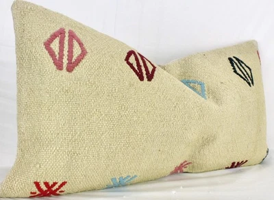 Funda Almohada Lumbar Beige Decorativa Turca Kilim 12x24 Con Motivos Coloridos Foto 1 de 4