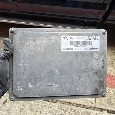 Chevrolet Equinox 12637157 2010 2011 unidad de módulo de control del motor ECM  Foto 1 de 3