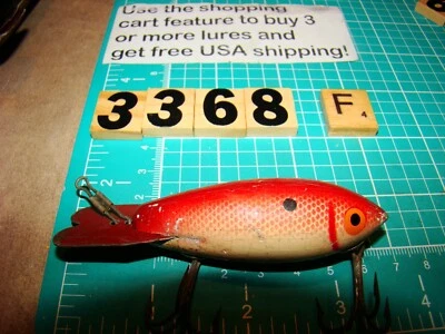 V3368 F BOMBER WOODEN FISHING LURE - Image 1 of 4
