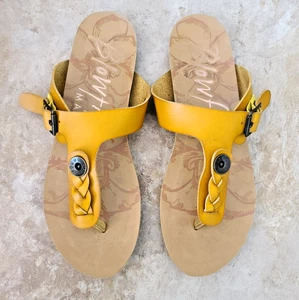 Blowfish Malibu Thong Sandal Gold Vegan Leather Mustard Yellow Adjustable sz 6.5 - Picture 1 of 14