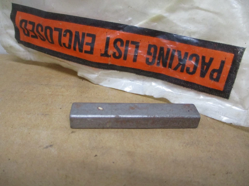 Mack 42AX549  Key - Image 1 of 2