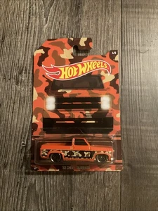 Hot Wheels 2025 Camouflage 2017 - 83 Chevy Silverado - Bild 1 von 4