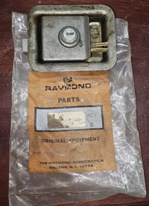 Raymond Latch 180-001-501 Eberhard MFG Door Latch W/Keys - NOS - Picture 1 of 3