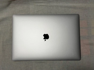 Apple MacBook Pro 16" (512GB SSD, Intel Core i7 9ª generazione, 2,60 GHz, 16GB) - Immagine 1 di 4