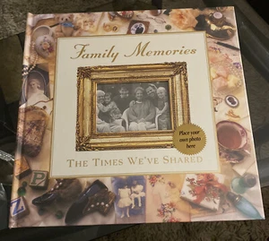 Scrapbooking Keepsake Family Memories Photo Album - Picture 1 of 6