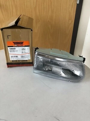 Фара в сборе со стороны пассажира Dorman 1590203 для Select Ford/Mercury  - Изображение 1 из 4