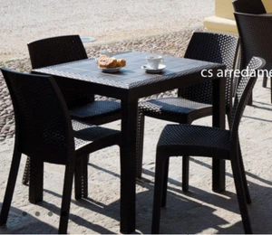 TAVOLO + 4 SEDIE POLTRONE ESTERNO GIARDINO POLI ECO RATTAN BAR RISTORANTI ITALY - Foto 1 di 3