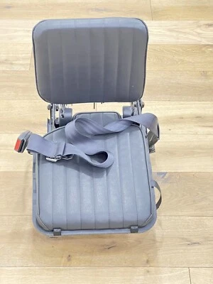 87-97 1989 Nissan D21 carrocería rígida trasero derecho pasajero asiento de salto de fábrica OEM Foto 1 de 4