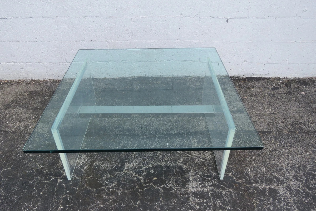 Lucite Ribbon Coffee Table ビンテージ Tables | Vintage Lucite, Brass And Glass Coffee Table | Vinterior