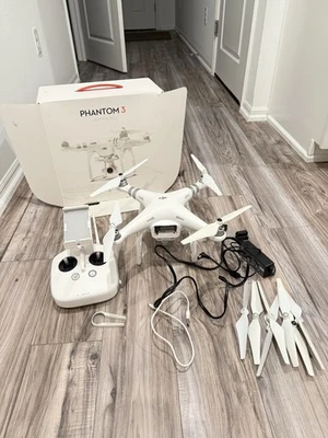 Drone DJI Phantom 3 Advanced com controle remoto e carregador (sem bateria) - Imagem 1 de 4