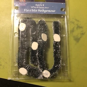 Lemax LOT OF 2 Christmas Village Carole Towne Set Of Two Flexible Hedge Row ￼ - Picture 1 of 2