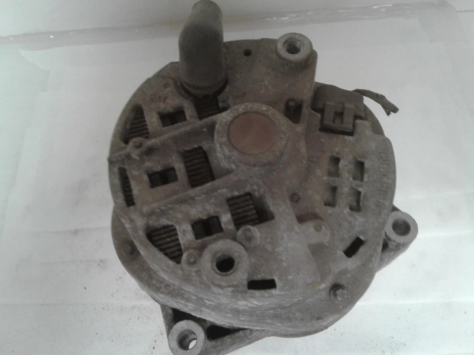 Alternador usado compatible con: 1999 GMC Suburban 1500 140 amperios grado C Foto 1 de 4