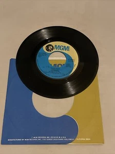 JUD STRUNK {70s Country Pop 45} DAISY A DAY / THE SEARCHERS - Picture 1 of 1
