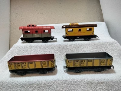 Marx O Gauge Tinplate Caboose NYC 2102, UP 3824; (2) Gondola B&O 241708 Lot of 4 - Image 1 of 4