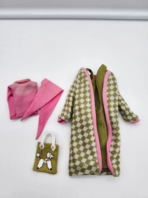 REPRODUCCIÓN Muñeca Barbie Caniche Desfile Traje, sin zapatos Foto 1 de 4