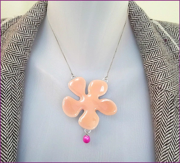 NUEVO COLLAR CADENA PEREGRINO PLATEADO ESMALTE ROSA FLOR COLGANTE GOTA PERLA  Foto 1 de 1