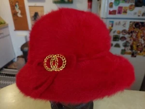 Vintage Kangol Furgora Eunice Hat Fuzzy Red With Gold Tone Buckle 21.5" - Picture 1 of 10