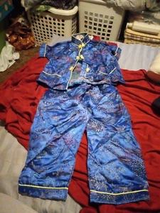 Double Peach Sz 4 Blue Kimono Pajama Top & Pant Set has beautiful pictures on it - Picture 1 of 12