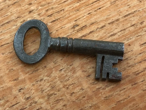 edwardian or victorian steel key . padlock or furniture  ref 28 Cover