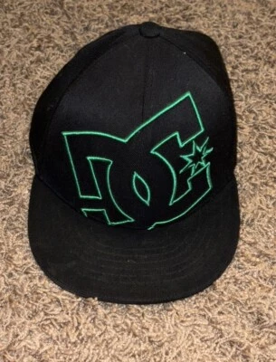 DC Shoes Logo 210 Ajustado Flex Fit Marca Sombrero Negro/Verde Talla 6 7/8 New Era Foto 1 de 3