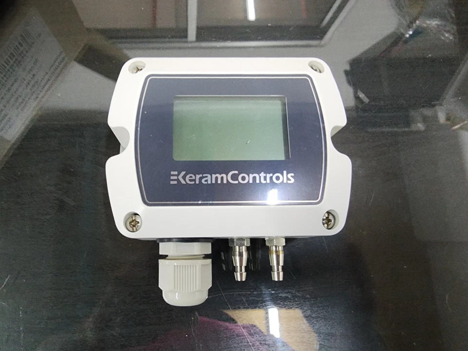 Differential Pressure Transmitte, -4k to +4kPa, 4 ~ 20mA (2-Wires) - Image 1 of 1