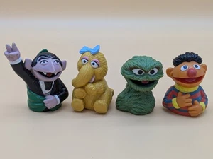Vintage Sesame Street Finger Puppets Lot 4: Count, Ernie, Oscar, Alice (Snuffy) - Picture 1 of 6