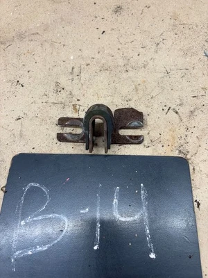 Ford Bronco 1978 1979 capó trasero soporte buje cuña ajuste soporte de alineación Foto 1 de 4